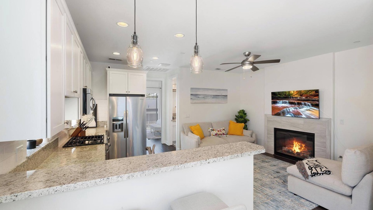 Coronado House | Charming Home in Coronado, walking distance to restaurants and beaches.