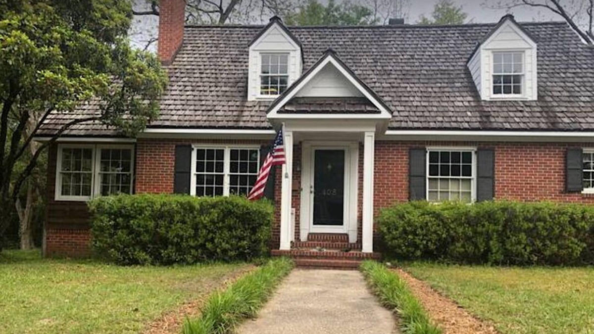 Camden House | Charming home in downtown Camden