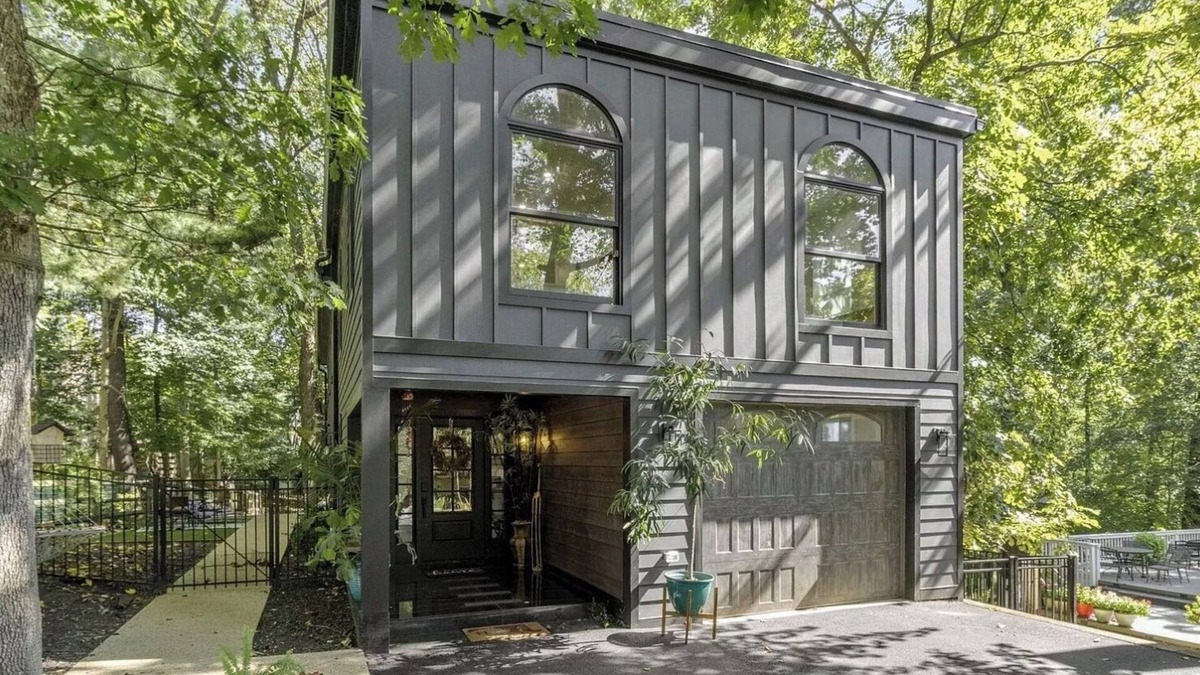 West Hyattsville House | Charming Home in Great Area