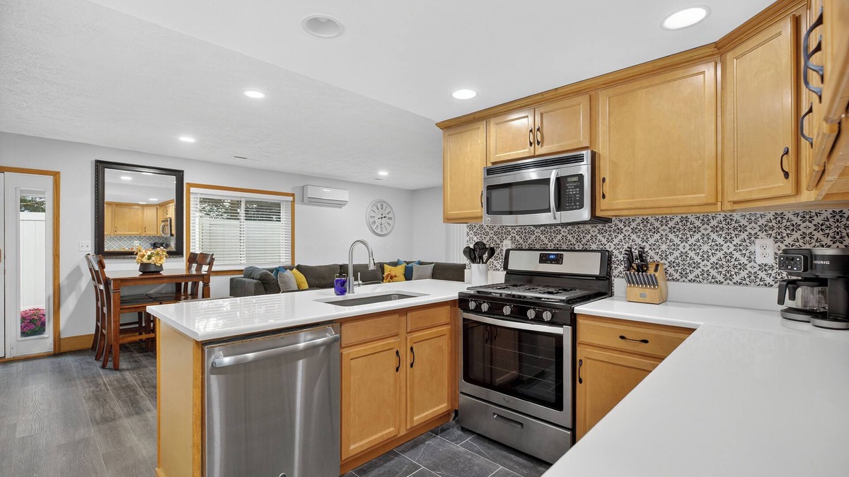 Lake Orion House | Charming Home in Lake Orion-King Bed, Well-Equipped Kitchen, Patio w/Fenced Yard