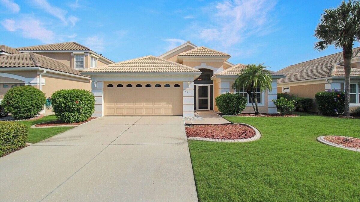 Wexford on the Green House | Charming Home In Wexford On The Green - Ibis Paradise