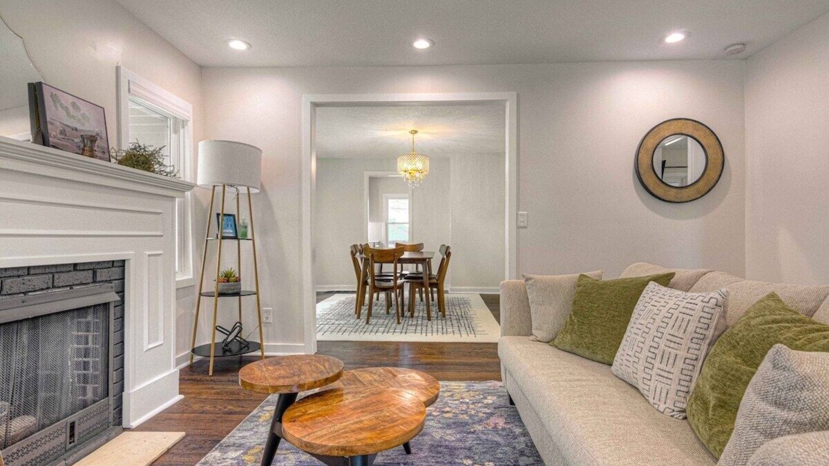 Prairie Hills House | Charming Home|King Beds|Arcade|AirHockey