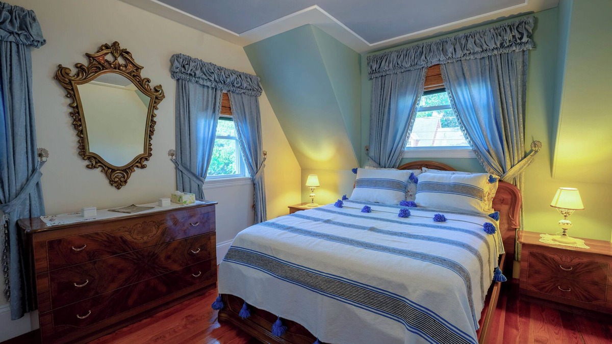 Watertown House | Charming Home Minutes to Cambridge & Boston