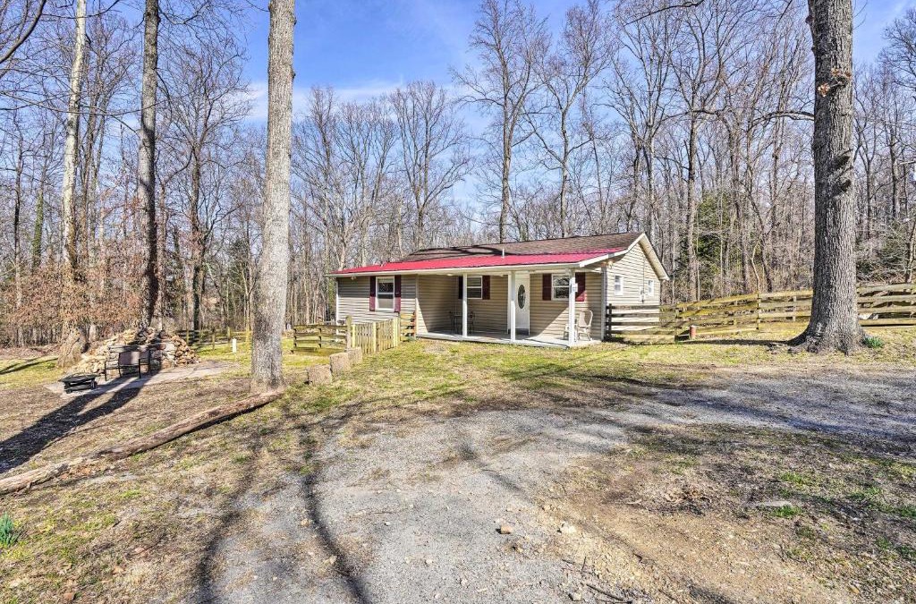 Kabletown House | Charming Home with Yard Near Shenandoah River!
