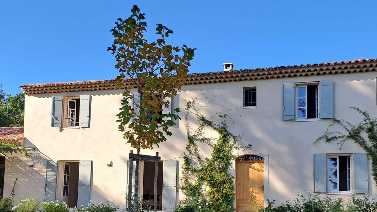 Cabrieres-dʼAigues House | Charming house with swimming pool, superb view of the Sainte Victoire and the countryside