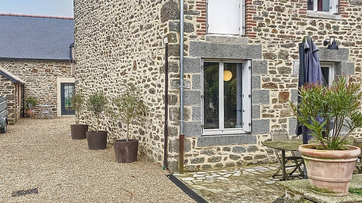 La Ville-es-Nonais House | Charming house located between land and sea