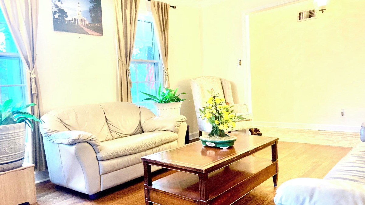 Germantown House | Charming House 2br-2ba-4beds-Long Stay