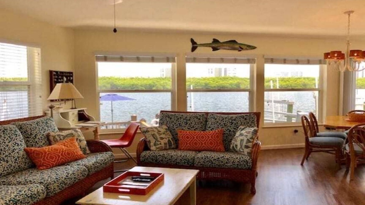 Nettles Island House | Charming House 3/2 on Waterway in Nettles Island Resort near Beach, Pools & Fun!