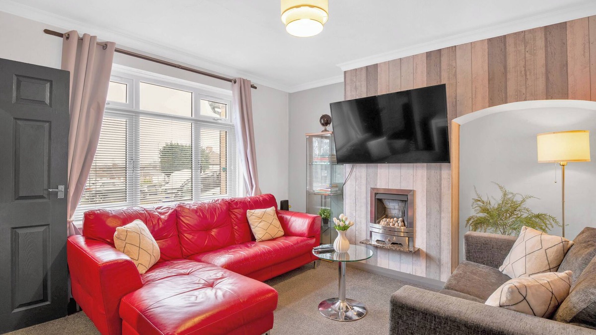 Smethwick House | Charming house close to city centre with 6 beds, 2 baths,free parking,EV charger