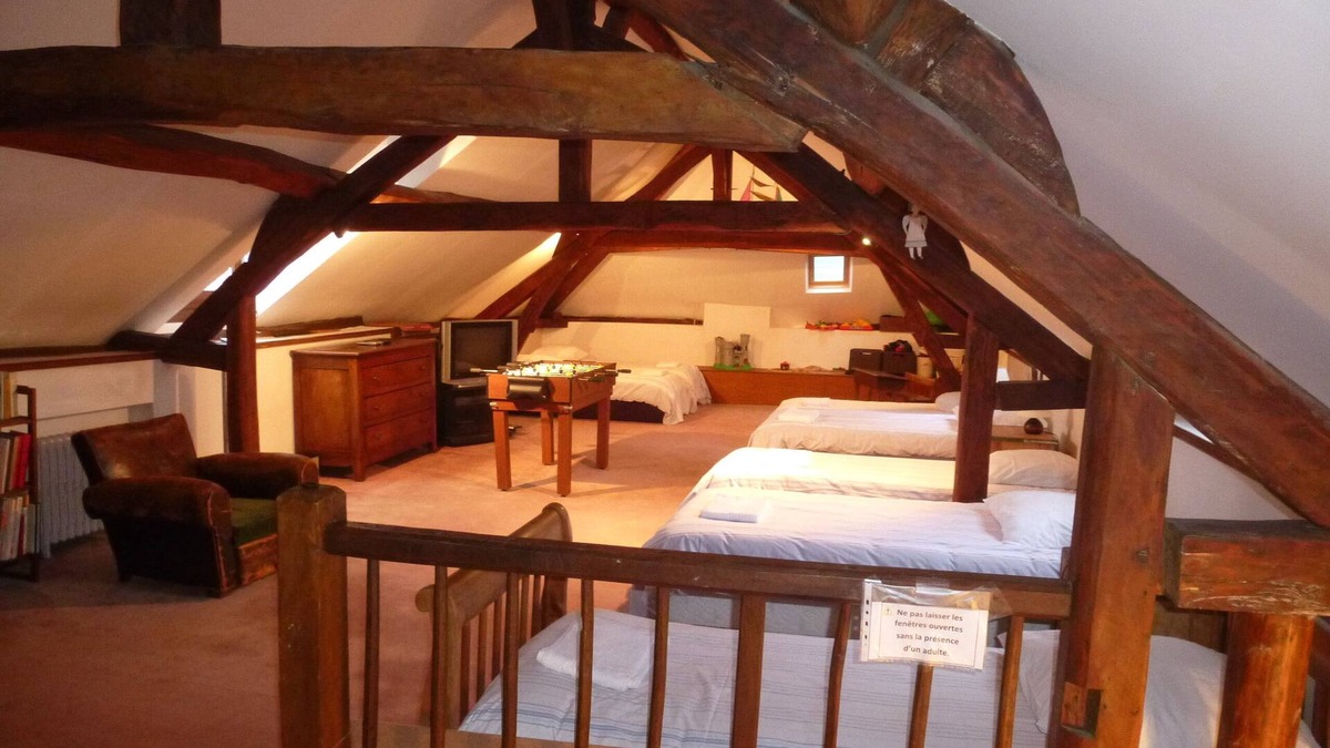 Maintenon House | Charming house * for 8-15 people, near train station, town center, golf course