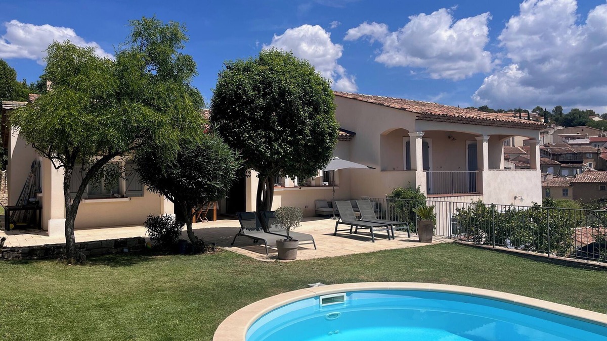 Pierrefeu-du-Var House | Charming house 180m2, very quiet, swimming pool, enclosed grounds. 1/4 h from beaches