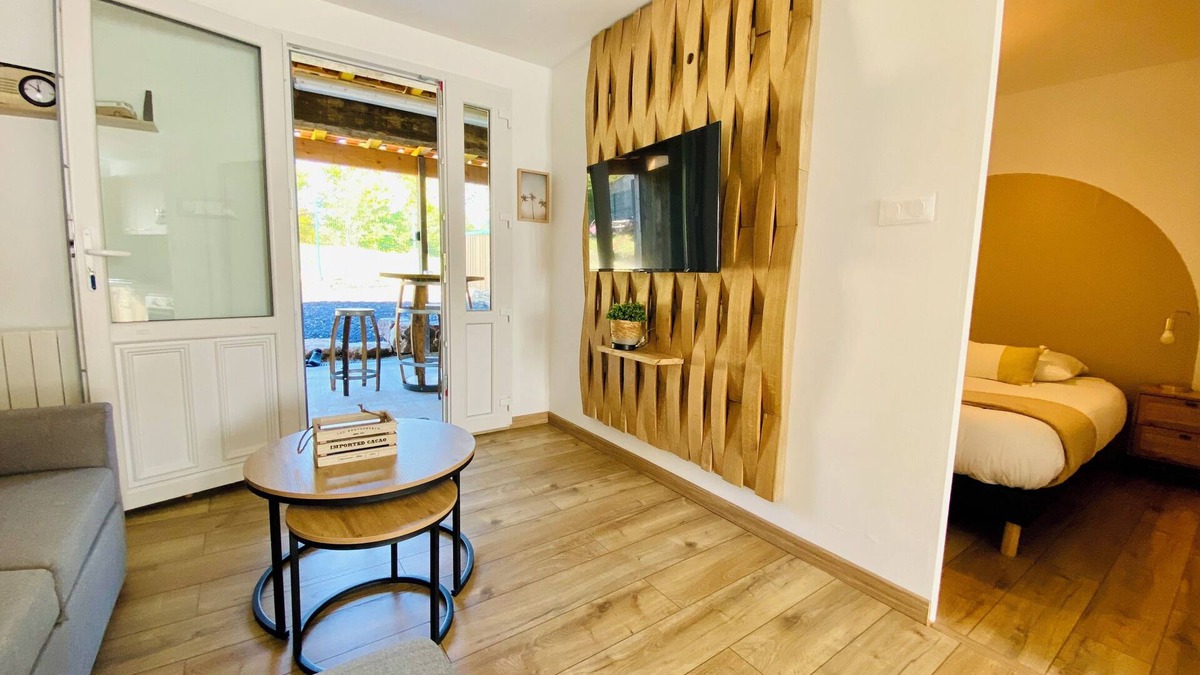 Julienne House | Charming house in a serene setting. Along the Flow vélo!
