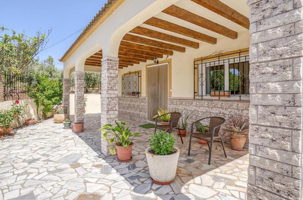 Oria House | Charming house in El Campillo with shared heated swimming pool