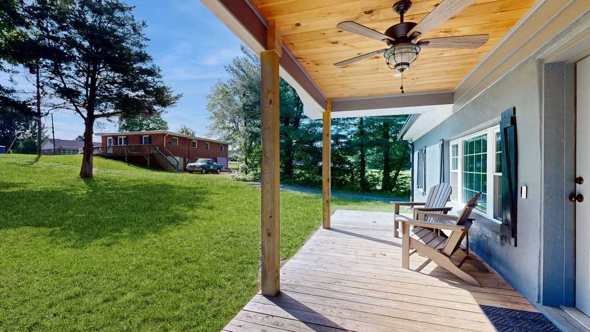 Salem House | Charming house in Morganton near wineries, restaurants and cinemas