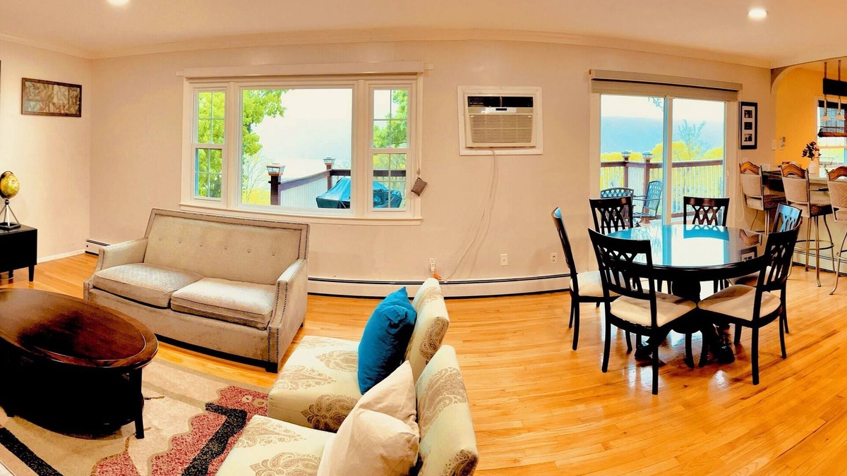 Northwest Yonkers House | Charming house in Yonkers with Hudson River View and close travel to get to NYC