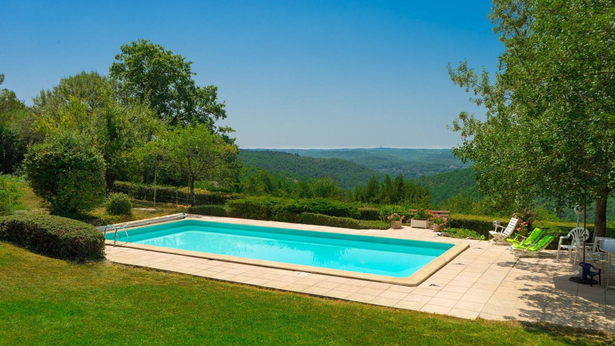 Cahors House | CHARMING HOUSE, LARGE HEATED POOL, SUPERB VIEW AND LARGE LAND
