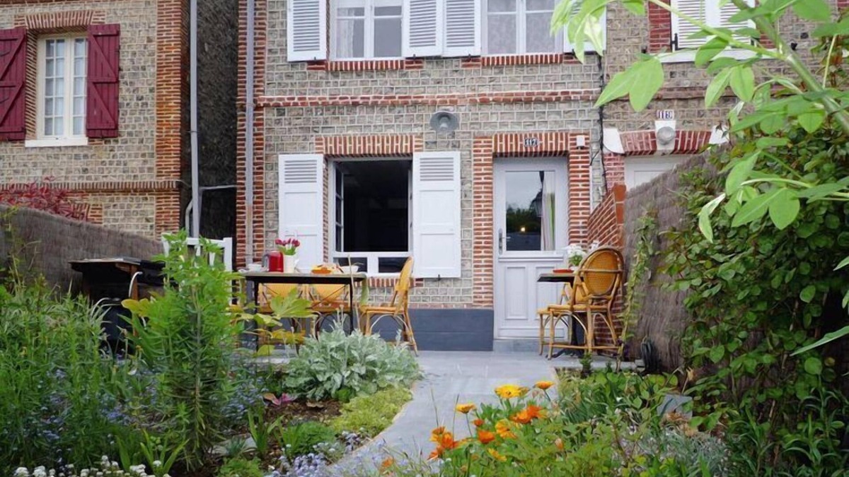 Yport House | Charming House near Alabaster Coast Beach