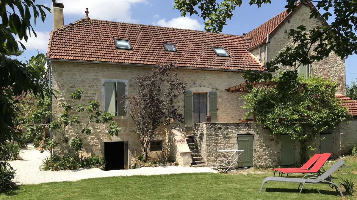 Ginouillac House | Charming house on property with swimming pool and jacuzzi