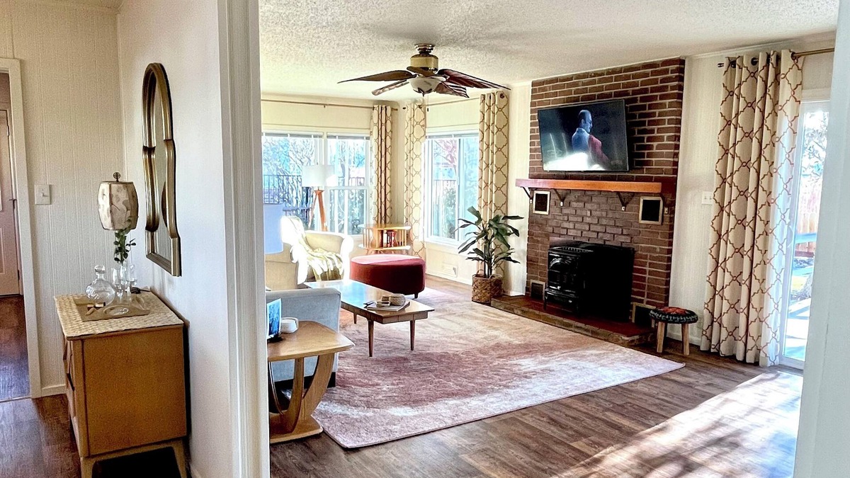 Gardnerville House | Charming house, prime neighborhood, 30 day minimum