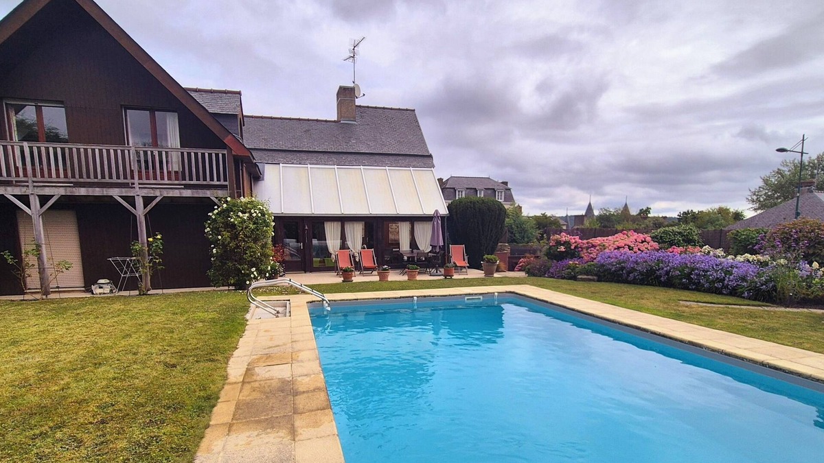 La Richardais House | Charming house with heated pool