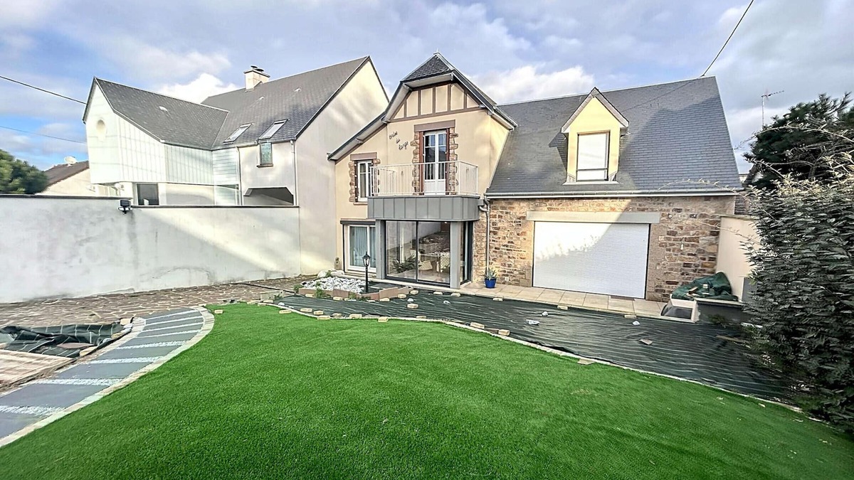 Jullouville-les-Pins House | Charming House with Garden, 100m from Beach and Shops in Jullouville