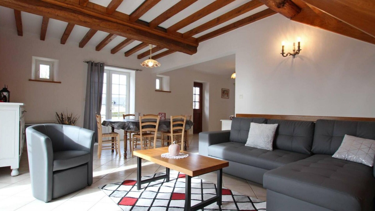 Ravenoville Cottage | Charming House with Terrace, BBQ & Parking Near Historic Sites