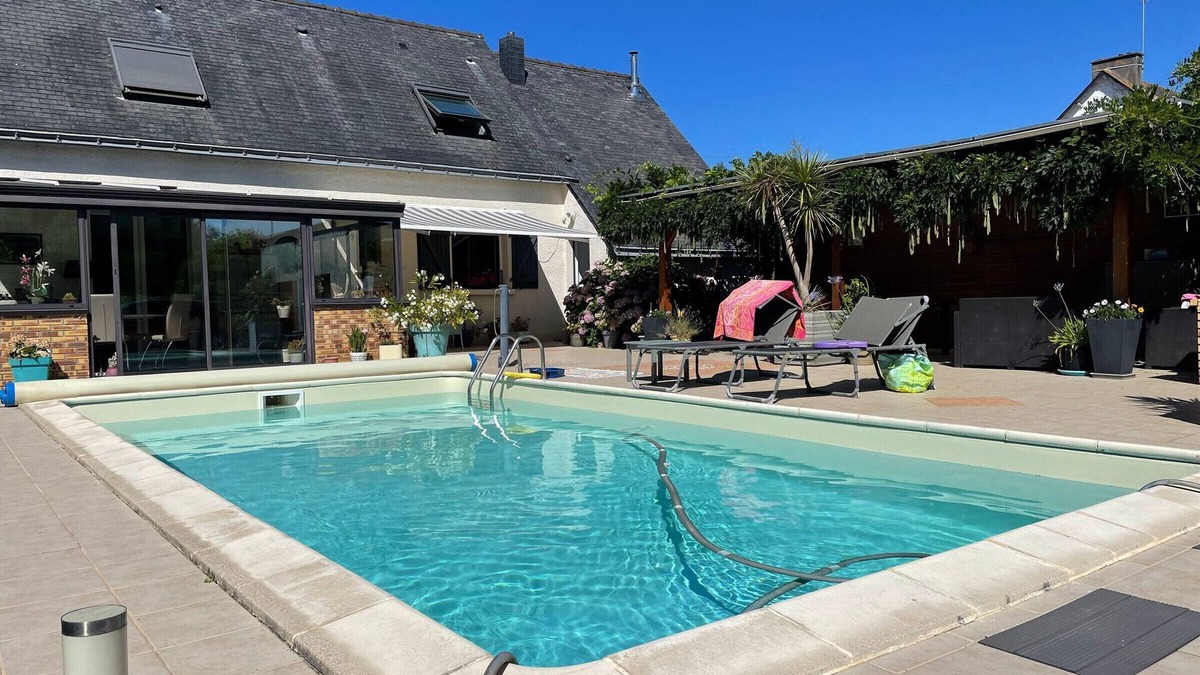 Saint-Molf Cottage | Charming House with Heated Pool, Near Beaches & Guérande, Sleeps 9