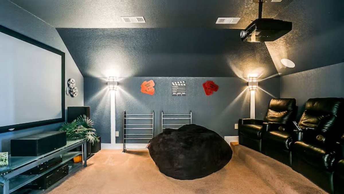 Fort Worth House | Charming house with AC and fitness room in enjoyable Fort Worth