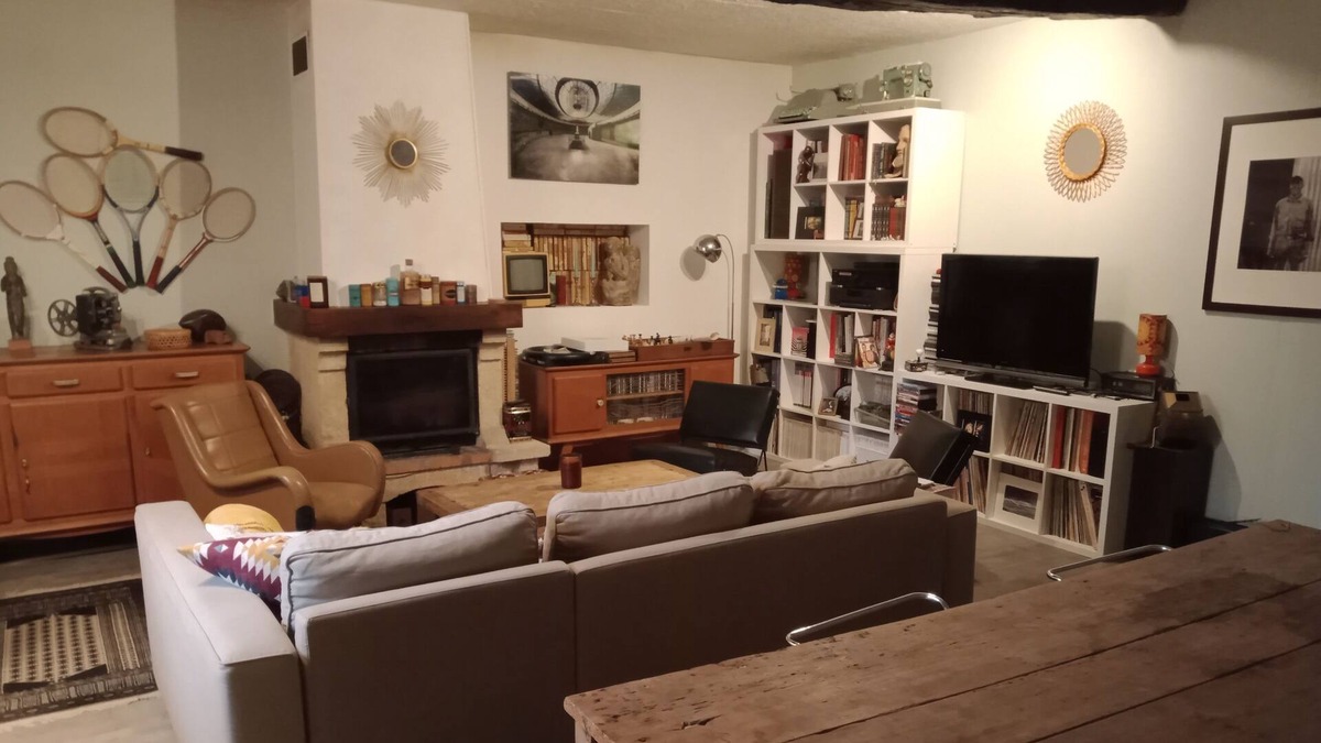 Vatan House | Charming house with vintage decor with fireplace