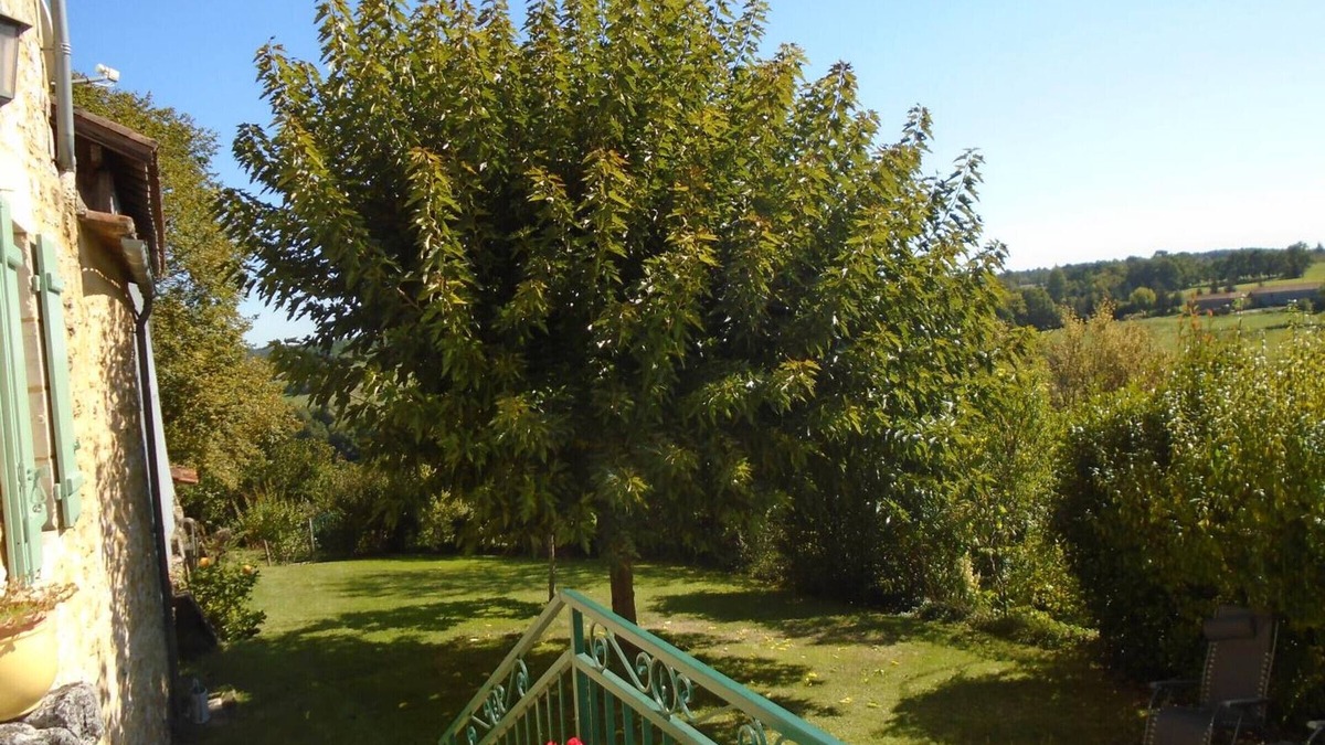Monpazier Cottage | Charming house with WiFi, private parking, garden, and ping-pong in Monpazier