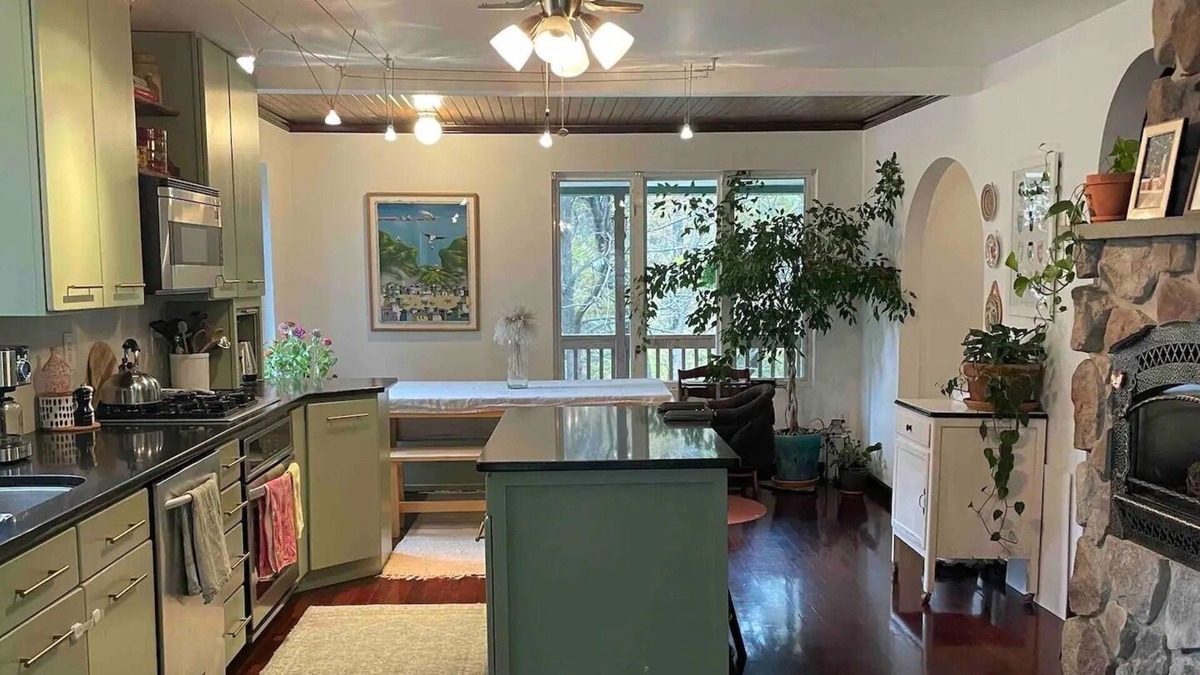 Montgomery House | Charming Hudson Valley family home