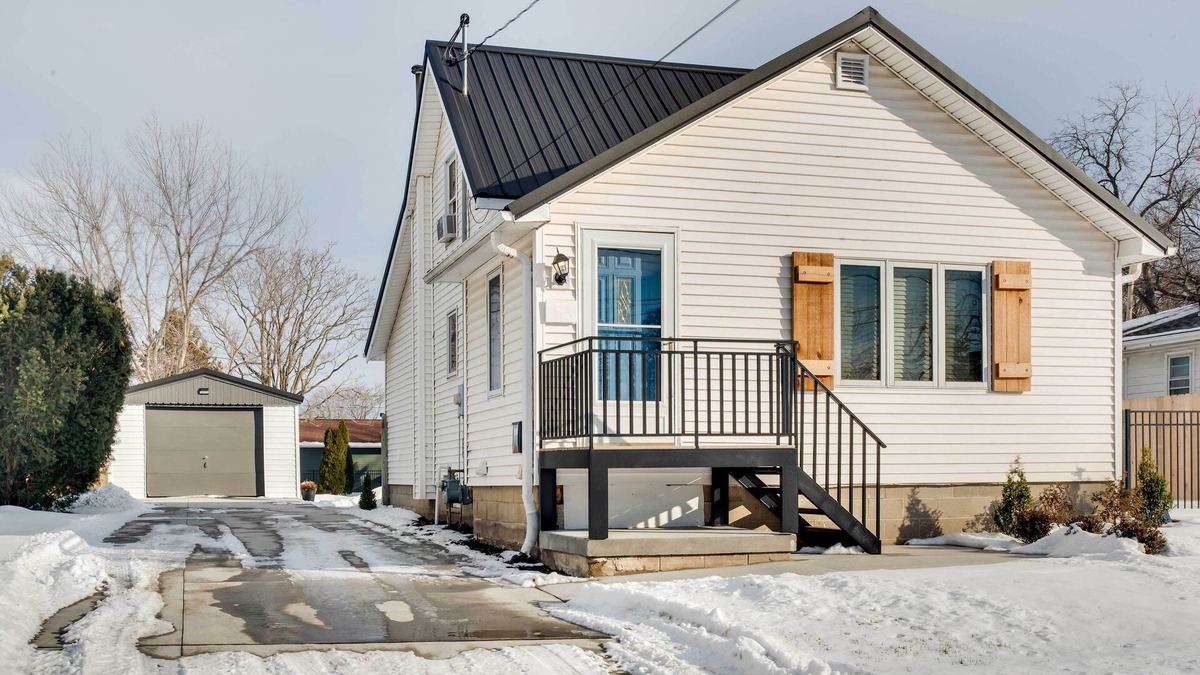Knoxville House | Charming Iowa Abode Near Knoxville Raceway!