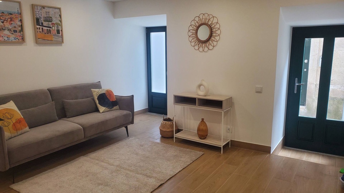 Viseu Apartment | Charming Jasmin house