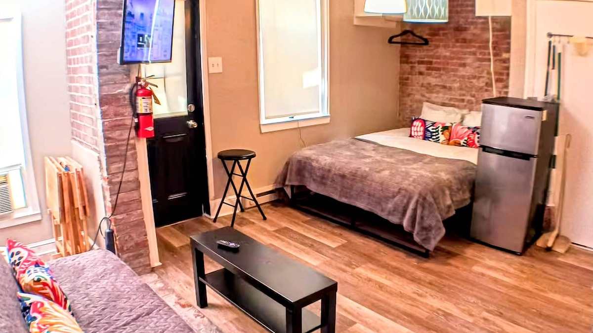 Norris Square Apartment | Charming Jawn in Fabulous Fishtown — W/D, AC, Private Patio & Fast WiFi