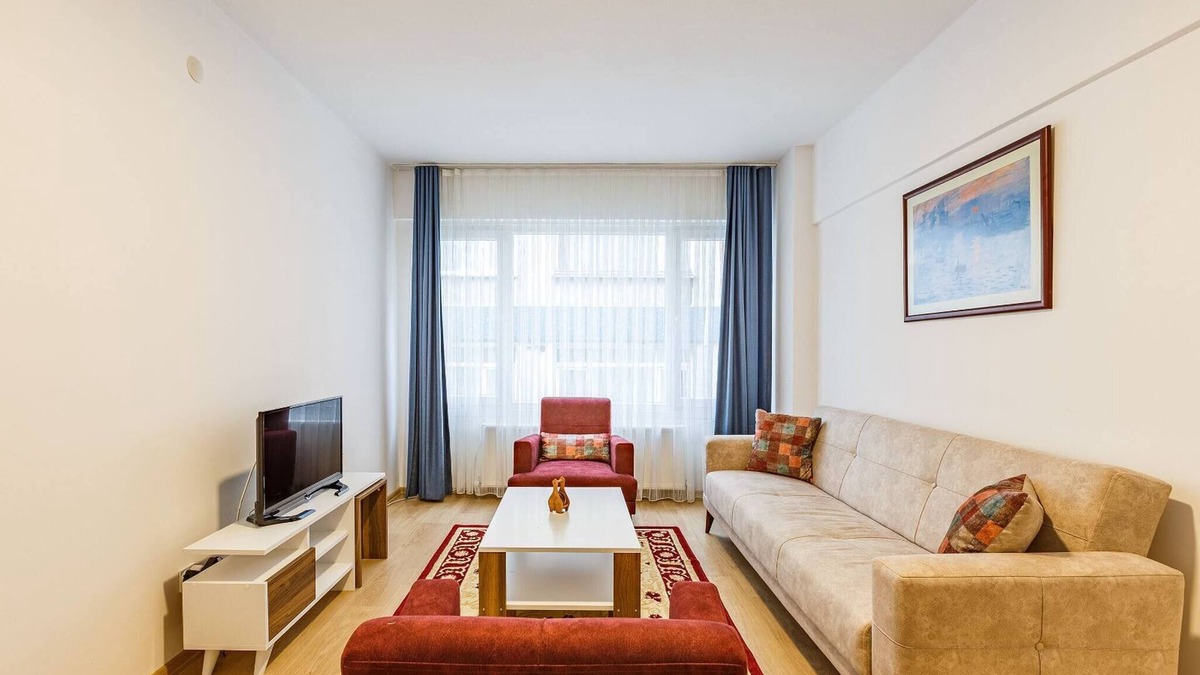 Rasimpasa Apartment | Charming Kadıköy Apartment with City Views