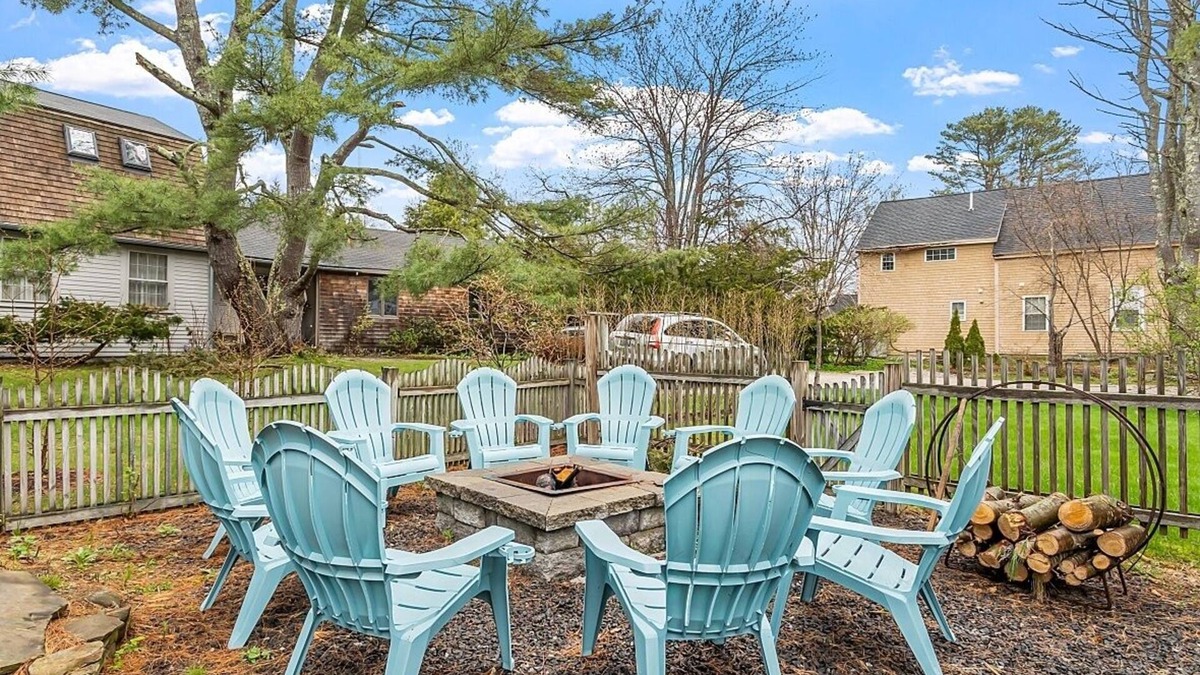 Kennebunk House | Charming Kennebunk Cape - Walk to Dock Square!