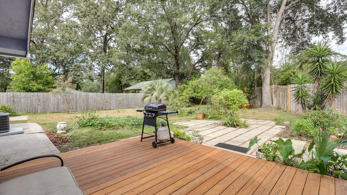 Kingsland House | Charming Kingsland Getaway w/Screened Porch!