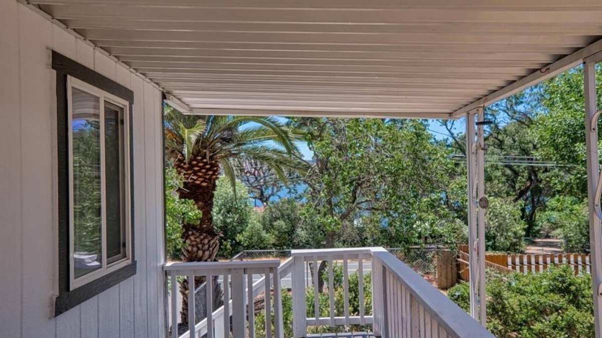 Clear Lake House | Charming Lake View house with WiFi, AC in tranquil Clearlake Oaks