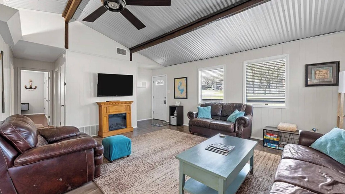 Clifton House | Charming Lake Whitney Retreat—Family Getaway or Fishing Trip Near Waco & Clifton