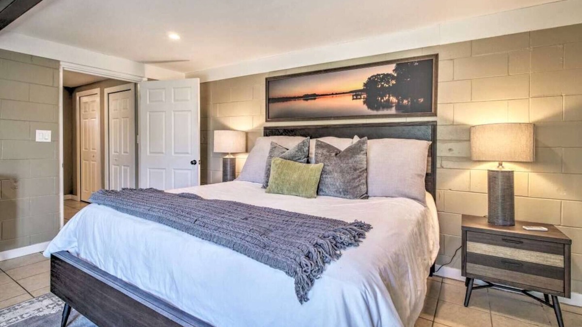 Clermont Apartment | Charming Lakefront Apt. Near Disney