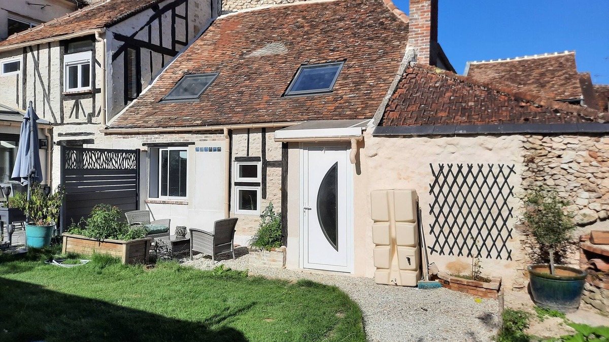 Donnemarie-Dontilly House | Charming little house in the center of town