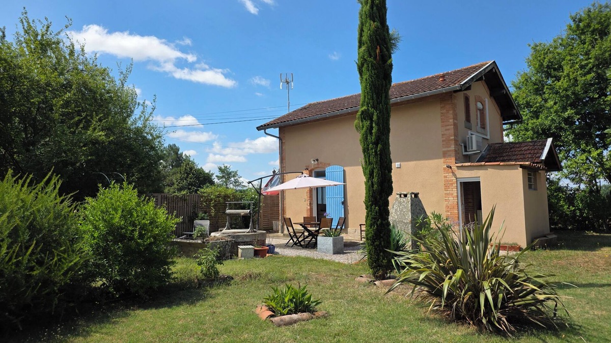 Terssac House | Charming little cottage located 7km from the episcopal city of Albi.