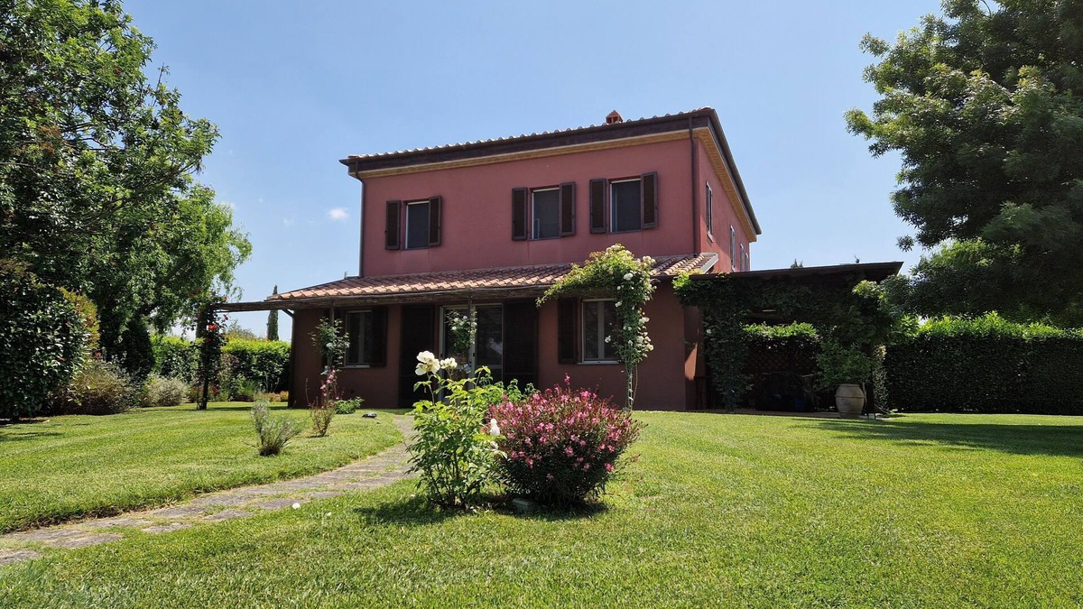 Magliano in Toscana Cottage | CHARMING MAREMMA-STYLE COUNTRY HOUSE NESTLED IN A PRISTINE NATURE