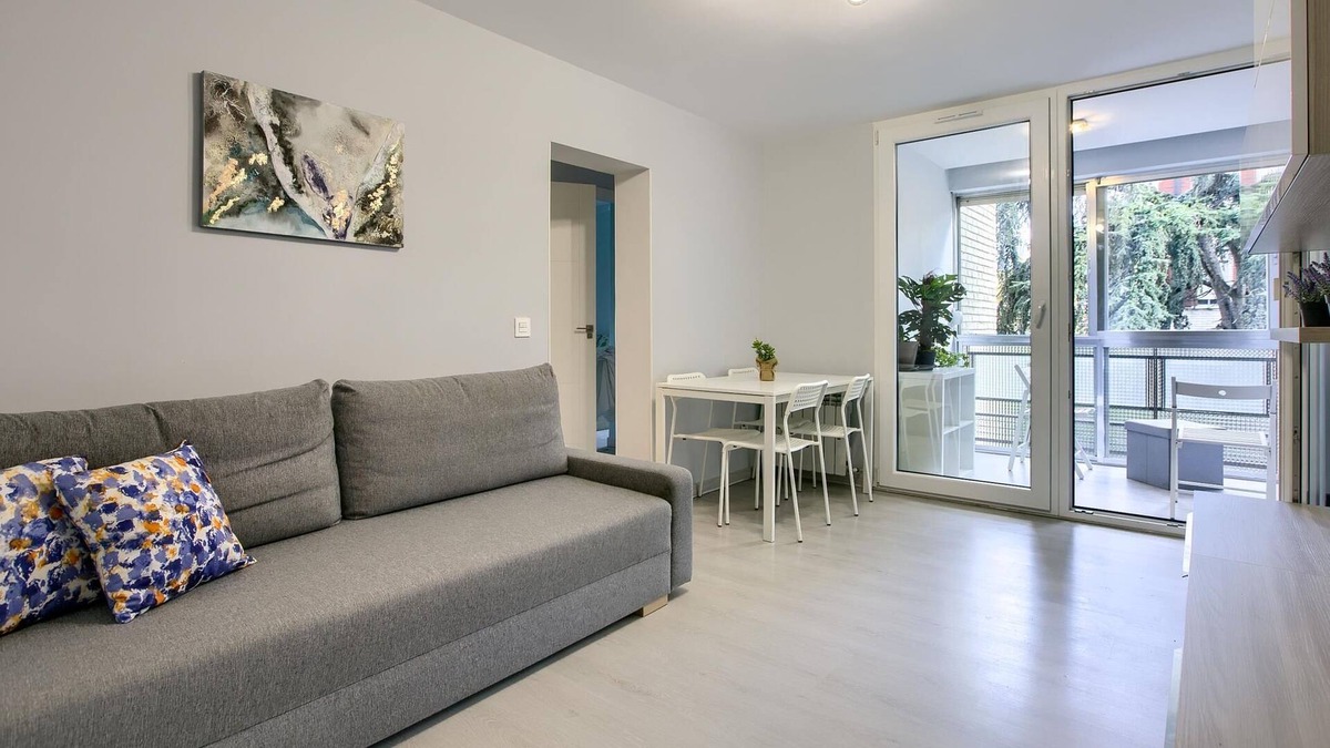 Aluche Apartment | Charming Madrid Aluche - 3 renovated rooms.