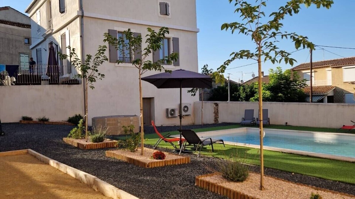 Quarante House | Charming Maison de Maitre with private pool in the village center