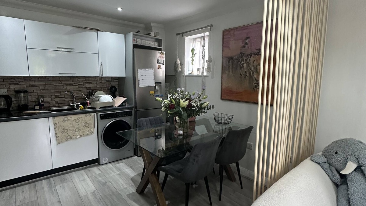 Alibon Apartment | Charming Mi Casa Es Tu Casa 2-Bed in Dagenham
