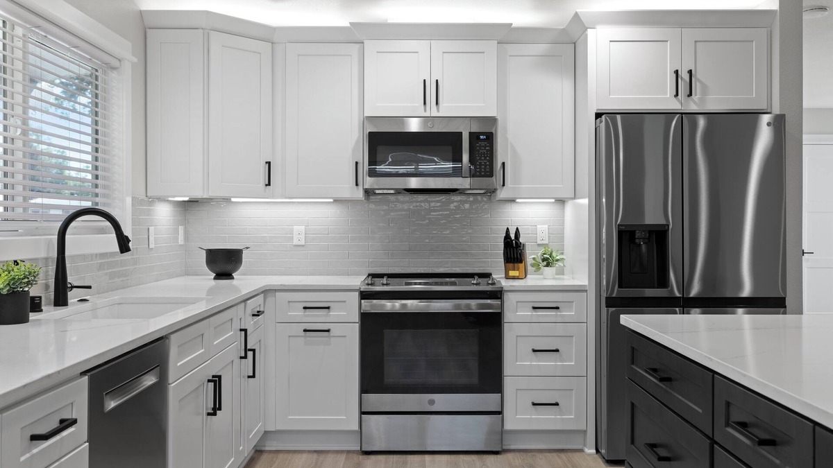 South Richland House | Charming, Modern 3-bedroom house with AC and WiFi in Richland.