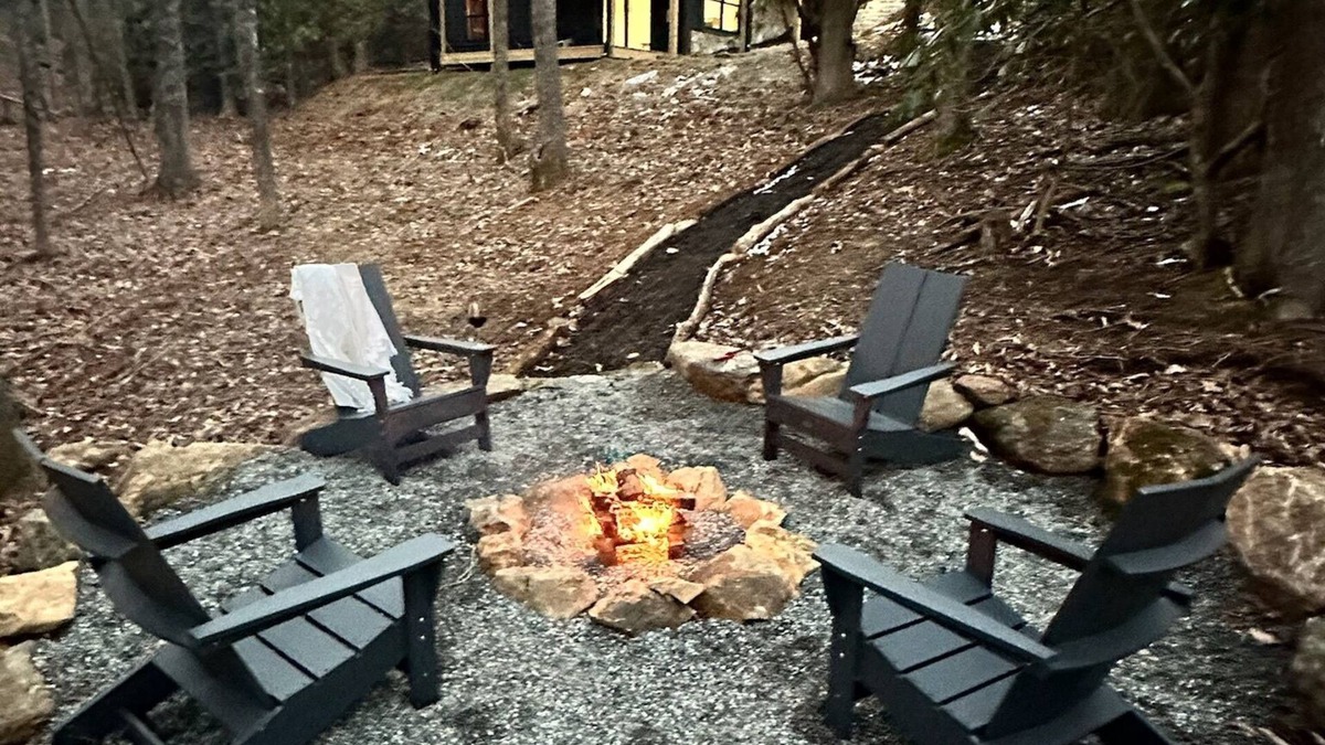 Boone Cabin | Charming Modern Bungalow between Boone and Blowing Rock with Hot Tub - Sleeps 10