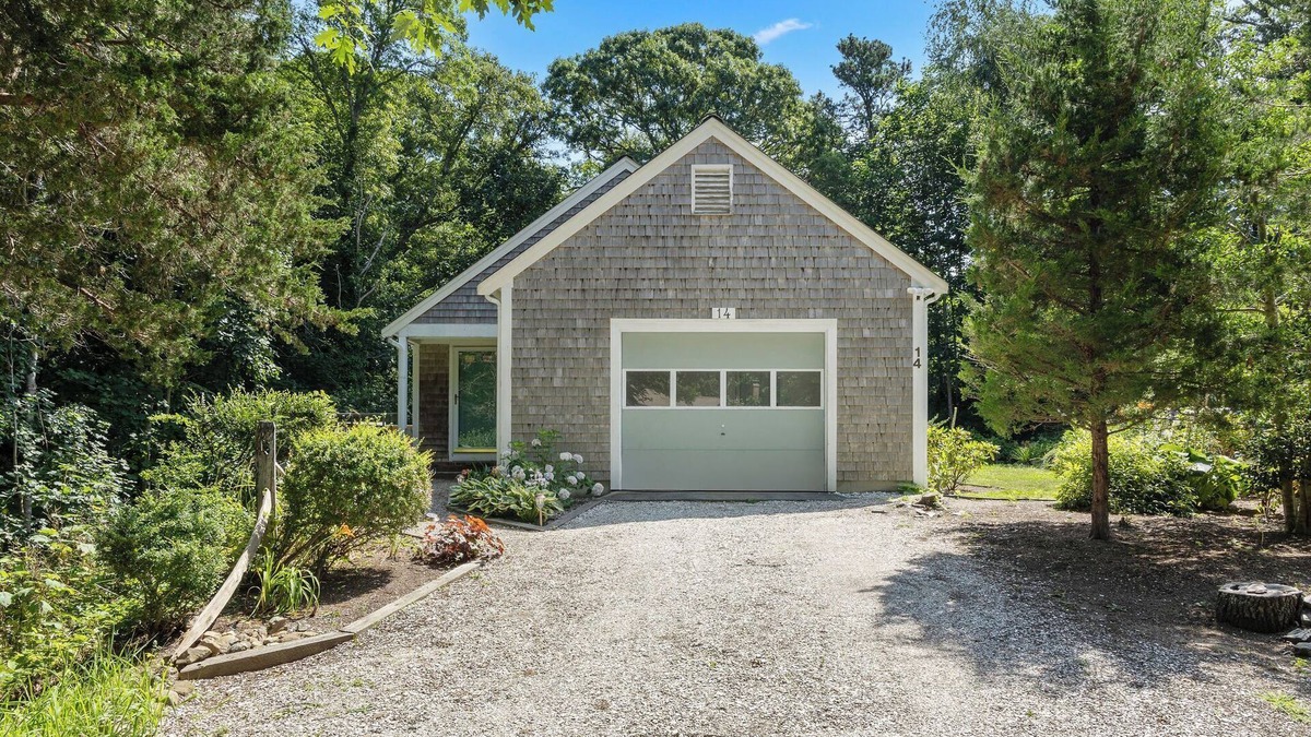 East Orleans House | Charming, Modern, Comfortable 2BR Home in Orleans - With Premium Amenities