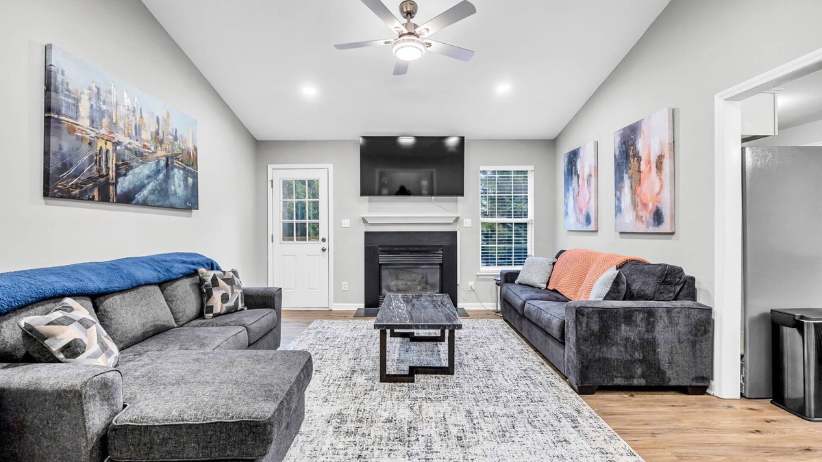 Winston - Salem House | Charming & Modern Home/Prime Location/Sleeps 8